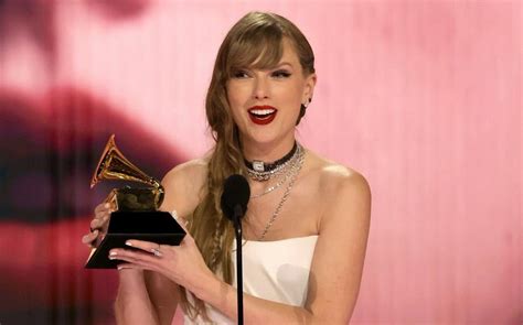 taylor swift and|Taylor Swift Wins Fourth Album Of The Year .